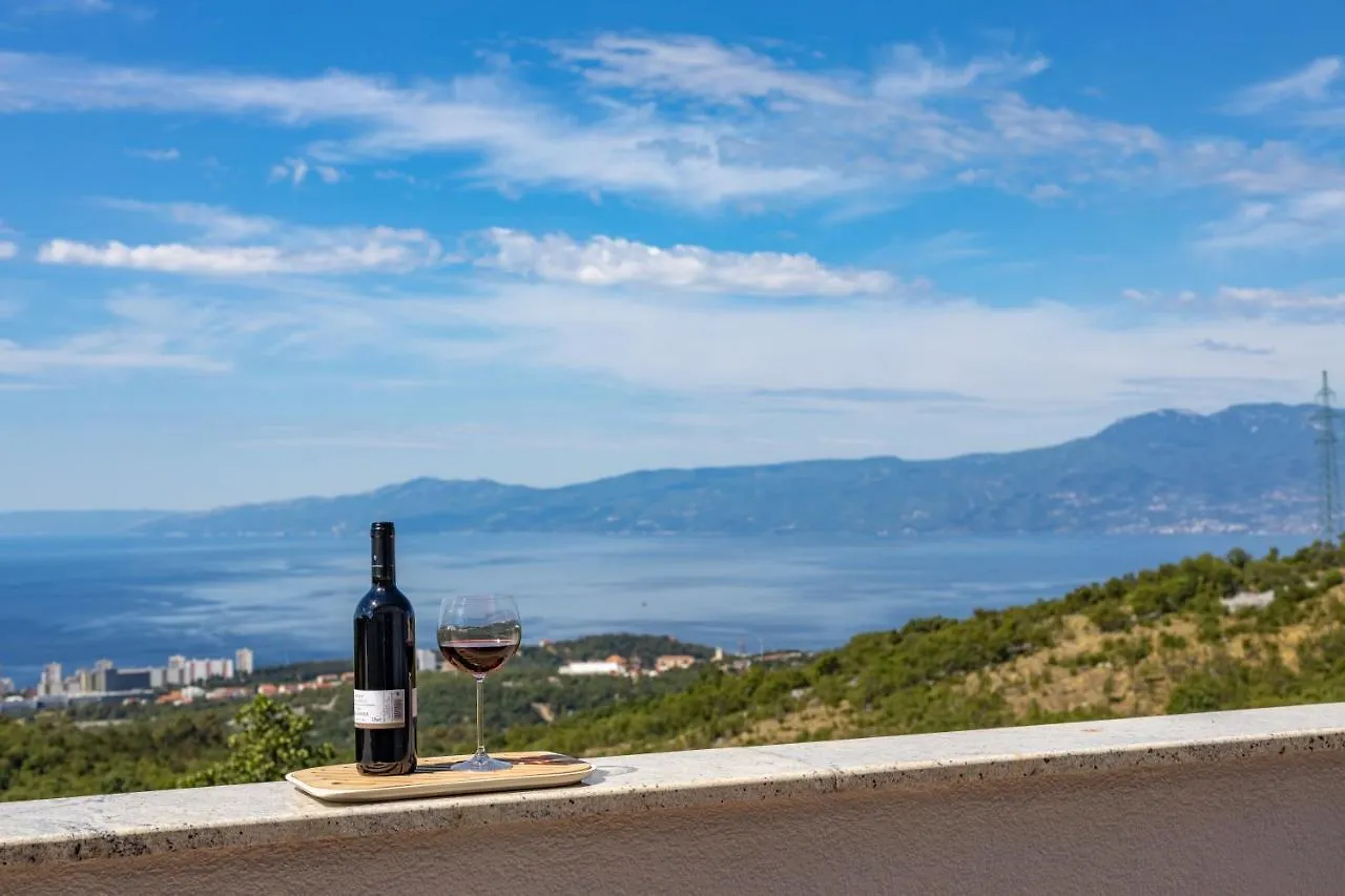 Terra Magica Deluxe Apartment Or Room With Private Parking, Terrace And Sea View Rijeka Kroatien