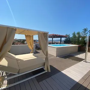 https://shell-sky-luxury-penthouse-with-private-pool.hotelinzadar.com